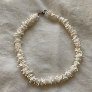 Shell Choker Necklace 15” NWOT